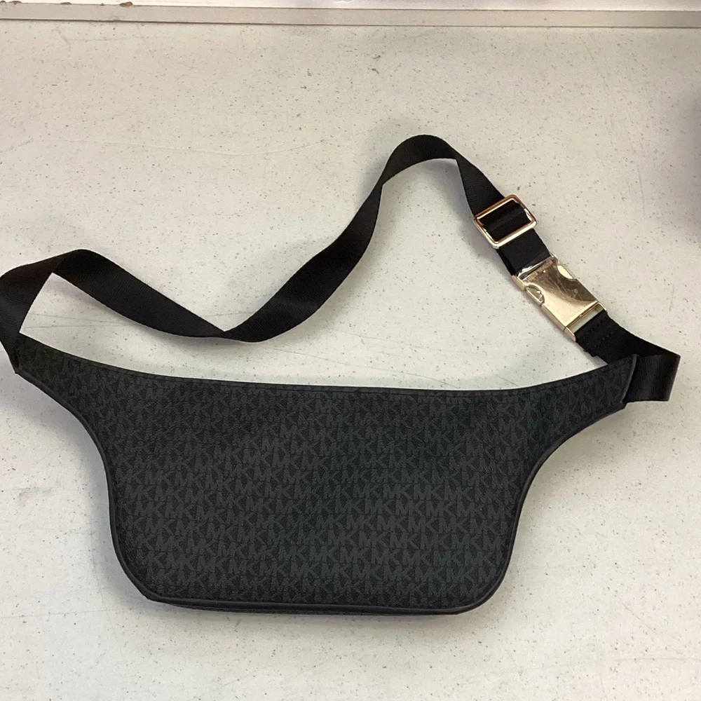 Michael Kors BNWOT Black Belt Bag with Gold Accents - Picture 3 of 5